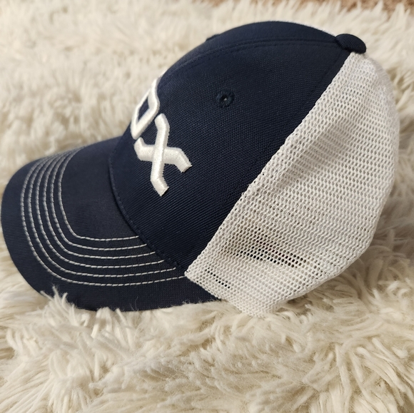 Chicago white sox, adjustable blue and white hat - Picture 2 of 6